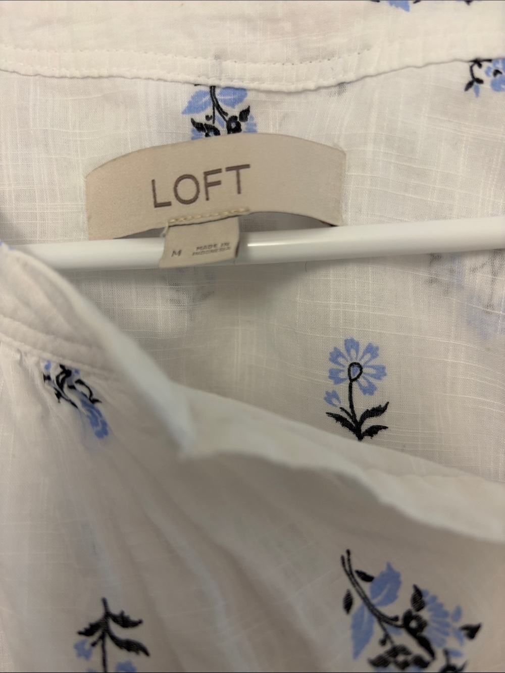 White Floral Peasant Blouse - Lightweight Women's Balloon sleeve Top size medium - Picture 4 of 4